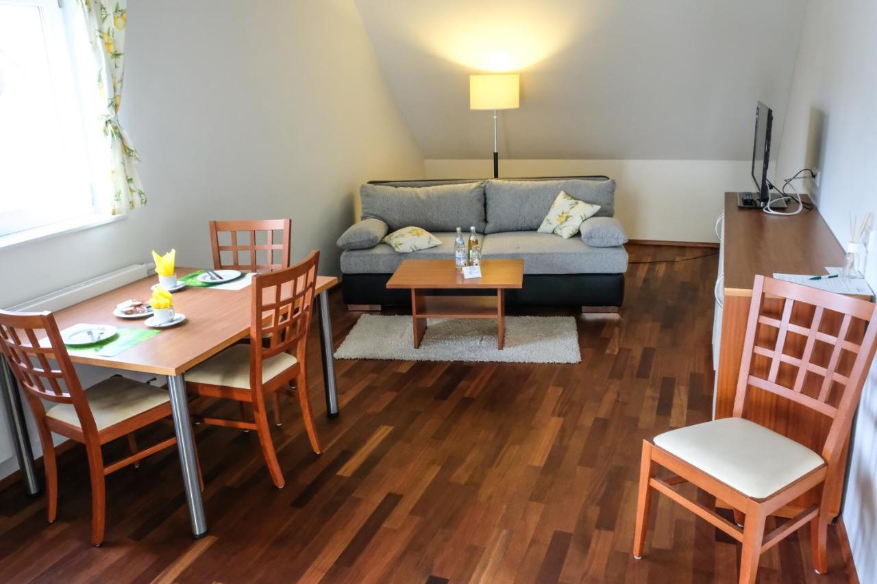 Jungingers Aparthotel Holzheim  Exterior photo